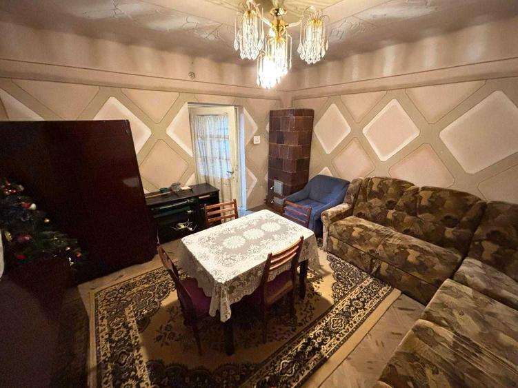 Casa de vanzare in Cuvin - 2