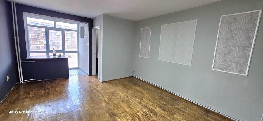 Garsoniera et. 2, vedere la strada - 3