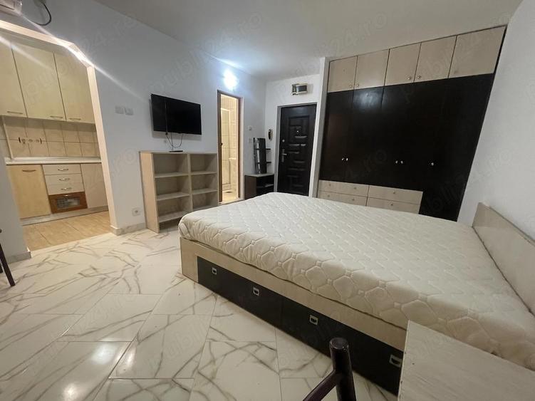 Proprietar inchiriez garsoniera sector 2 , chiar langa Mega Mall - 1