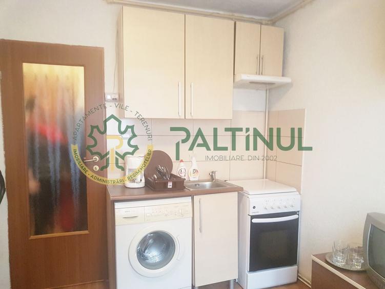 Garsoniera et.1 Semaforului - 1