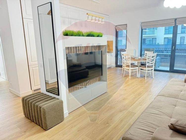 Apartament cu 2 camere de închiriat în Silk District - 1