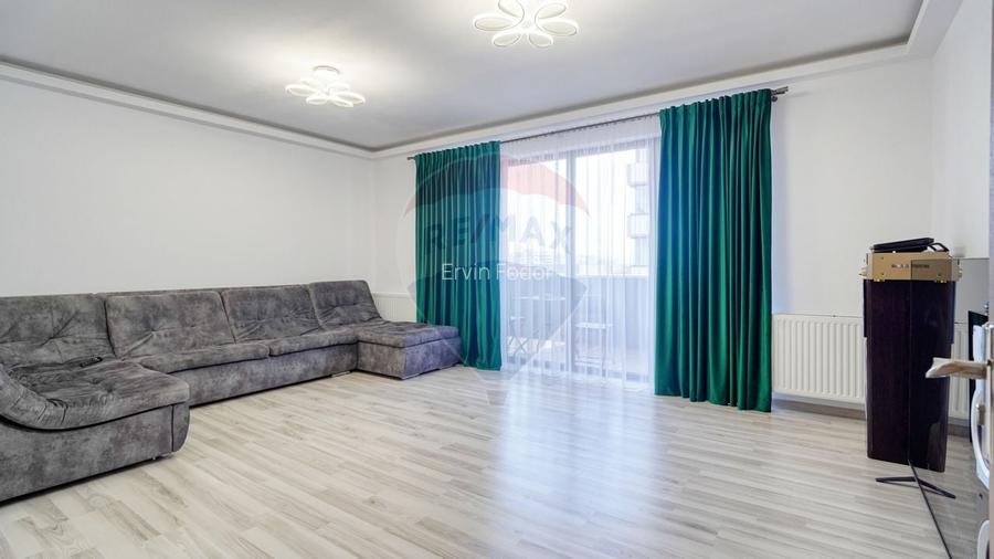 Apartament cu 3 camere de vanzare in Isaran Tractorul Apartament cu 3 camere de vanzare in Isaran Tractorul