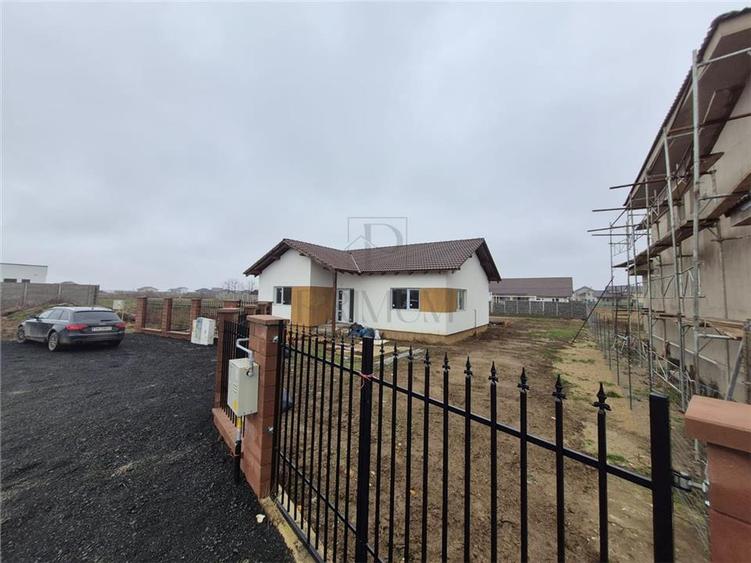 Casa Individuala in Mosnita Noua - Teren Generos 635 mp - la alb - 2