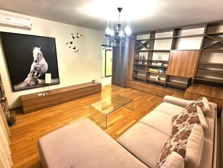 Apartament cu 3 camere decomandat, mobilat în 13 Septembrie