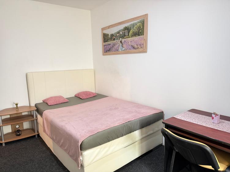 inchiriez apartament o camera Circumvalatiunii 300 euro - 1