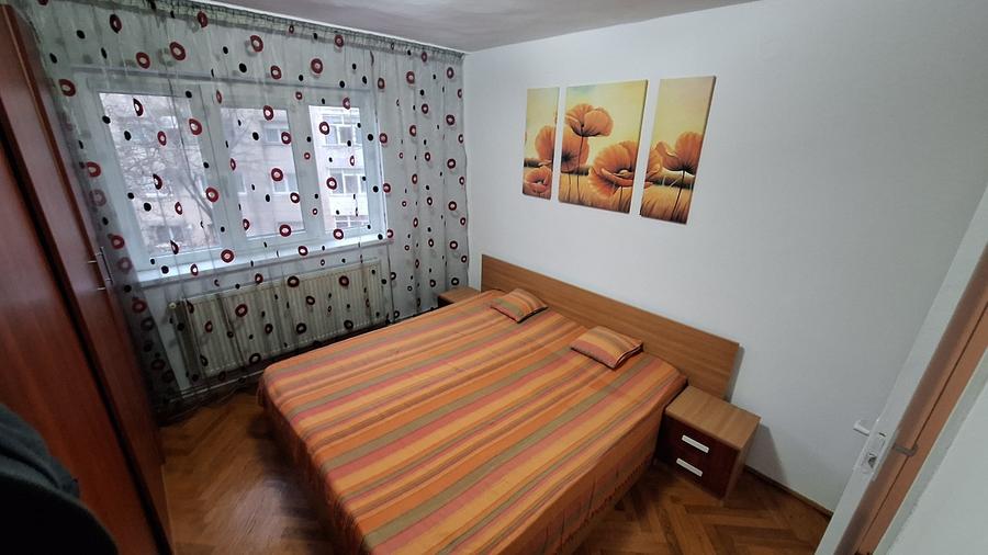 Chirie apartament 3 Camere situat in Micro 16 . Pe termen lung. 250 EURO - 7