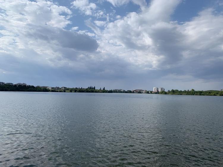 Doua etaje in vila pe malul lacului Grivita birouri rezidential - 24