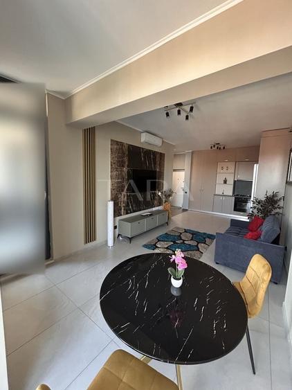 Apartament cu 2 camere semidecomandat, mobilat în Ultracentral