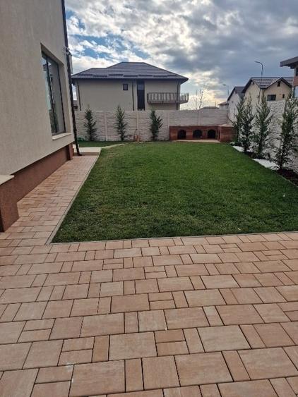 Vilă deosebită într-un complex de 40 vile închis cu porți culisante - 11