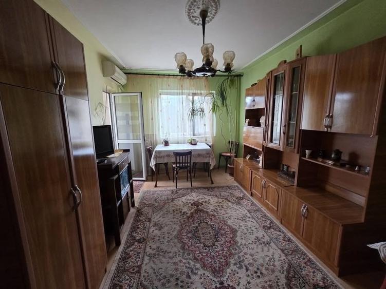 Apartament cu 2 camere decomandat în Dacia