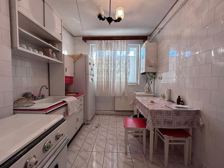Etaj 1 - Apartament 2 camere Calea Galati, confort 1 semidecomandat - 6