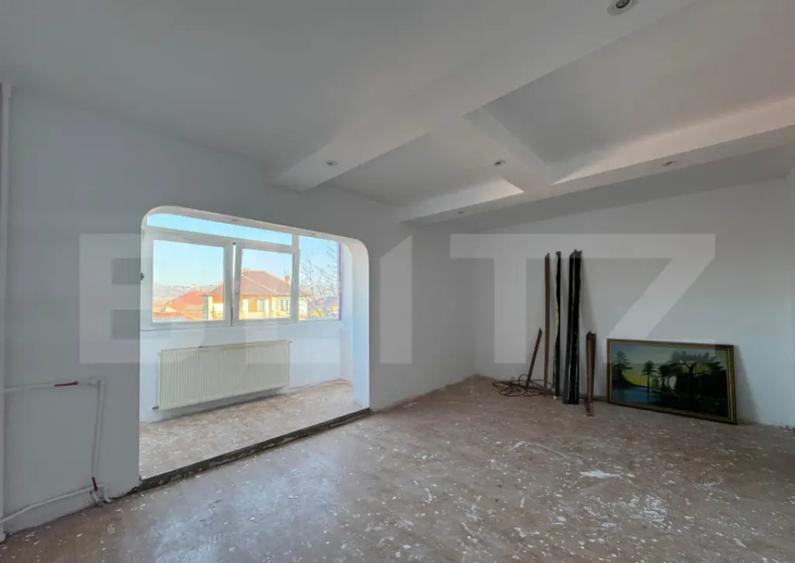 Apartament 3 camere, decomandat - zona Velenta - 10