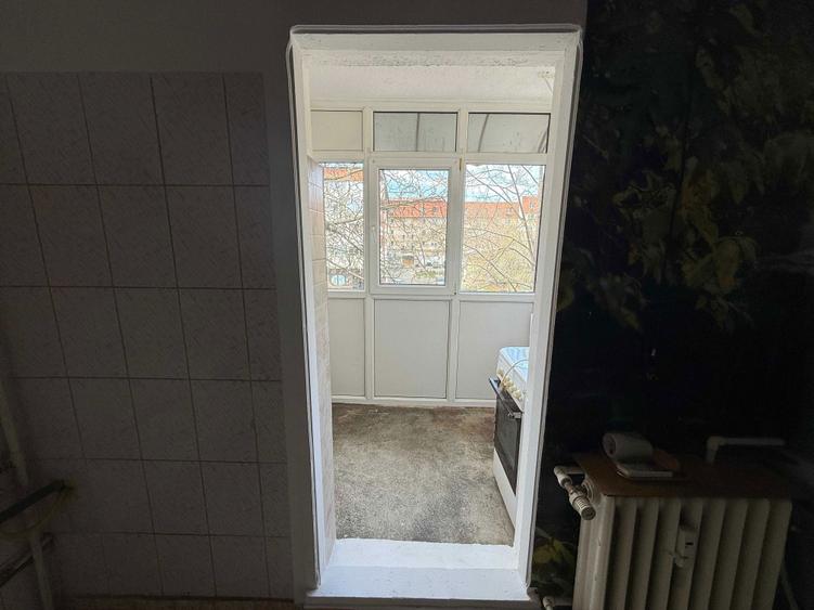 Vand apartament 2 camere Craiova - zona Sarari - 1