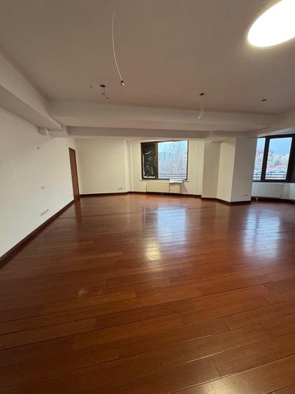 Vitan Mall stradal -bloc 2012- birou - 6