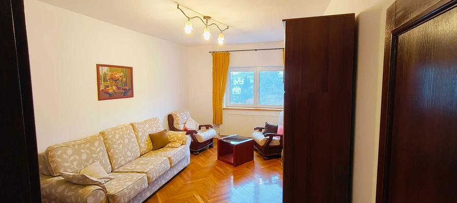 Inchiriez apartament 2 camere, Centrul Istoric - str. Closca 25 - 8
