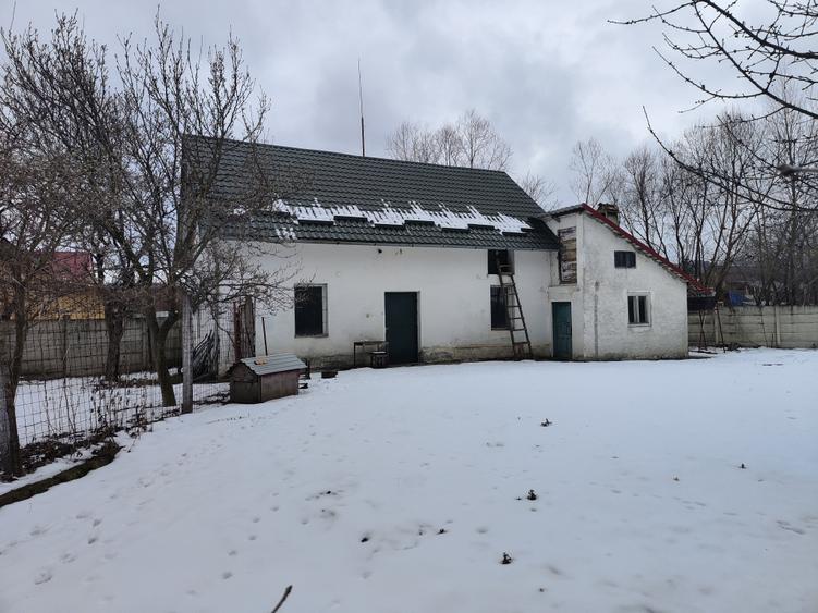 Casa singur in curte Vulcan -Central - 2