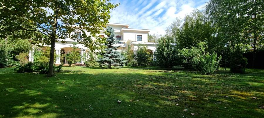 Refugiu Exclusivist – Armonie între Natură și Arhitectură - 14