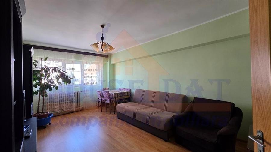 Vanzare apartament 3 camere Titulescu, 72mp, an 1982 - 2