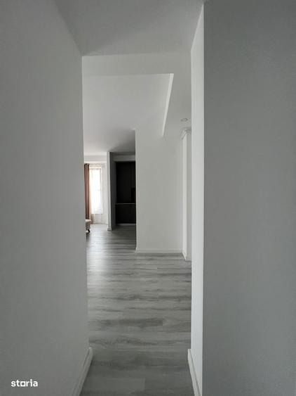 Apartament 4 camere , terasa generoasa - 1