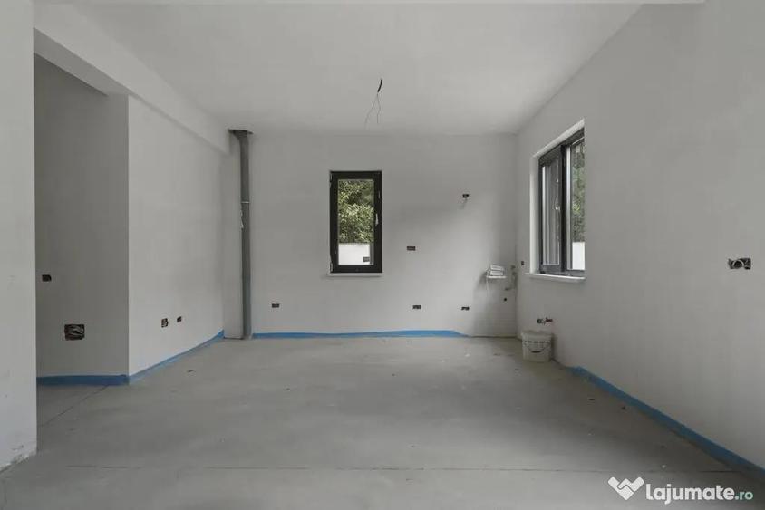 Casa spa?ioasa cu terasa ?i loc de parcare Milit... - 8