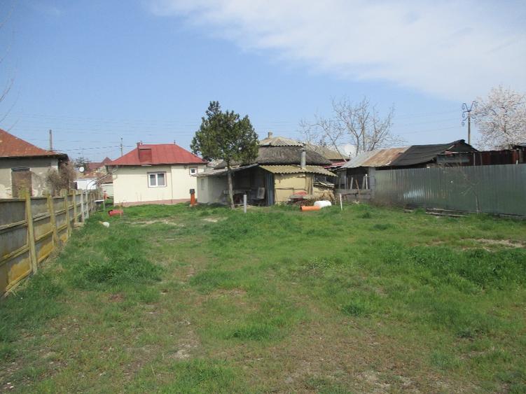 Casă individuală cu 4 camere cu Teren 850 Mp în Central
