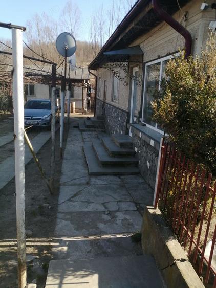 Vand casa cocheta ?i padure - 3