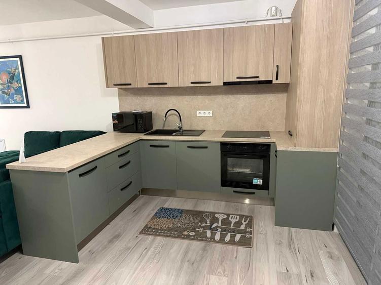 Inchiriez Apartament Modern 3 Camere Zona Bradet - 1