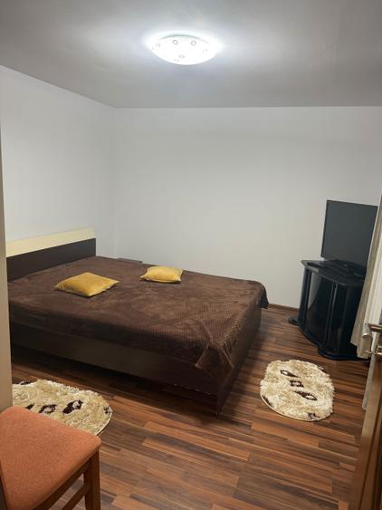 Inchiriez corp casa la curte, zona Delfinariu, Constanta - 7