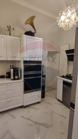 Apartament spatios la curte 2 dormitoare Salonta str. Republicii - 17