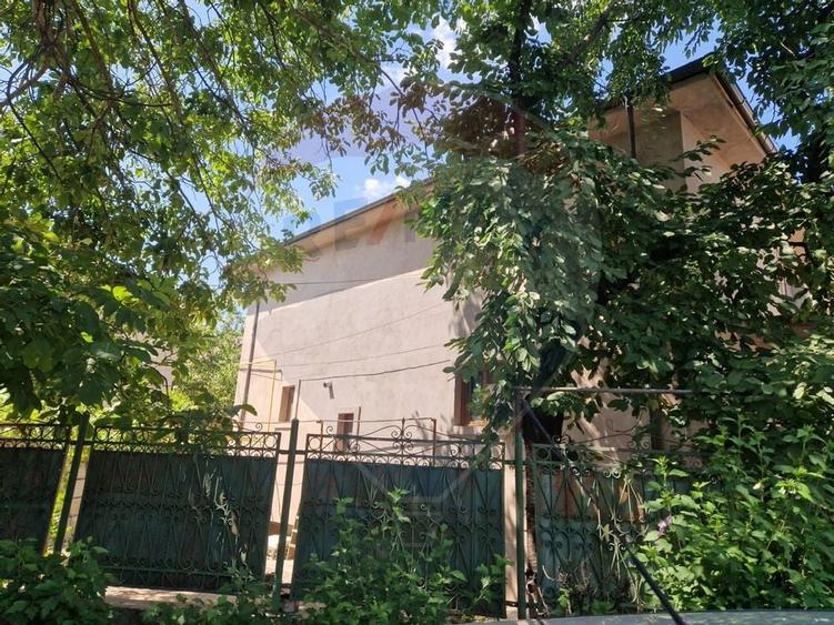 Casă / Vilă  str. Ana Ipatescu S+P+1 , 5 camere , teren - 252 mp - 24