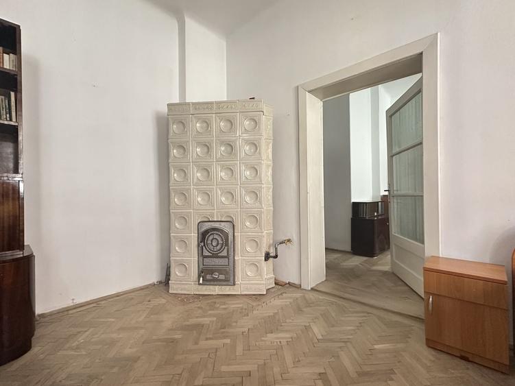 Apartament cu 2 camere semidecomandat în Centrul Istoric