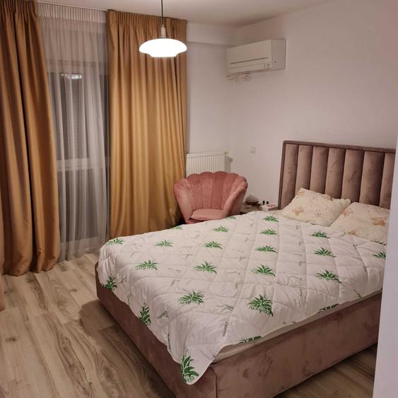 Apartament cu 4 camere decomandat în Central
