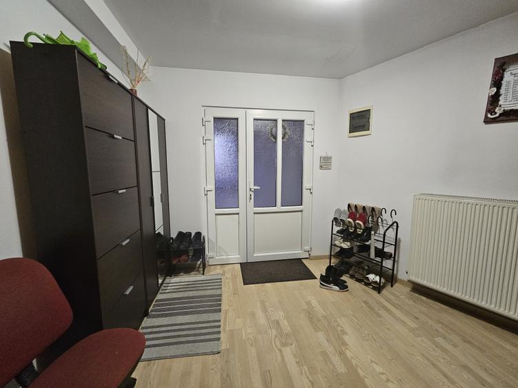 Imobil P+2E+M, cu spațiu comercial, zona Spitalul Județean, comision 0% - 16