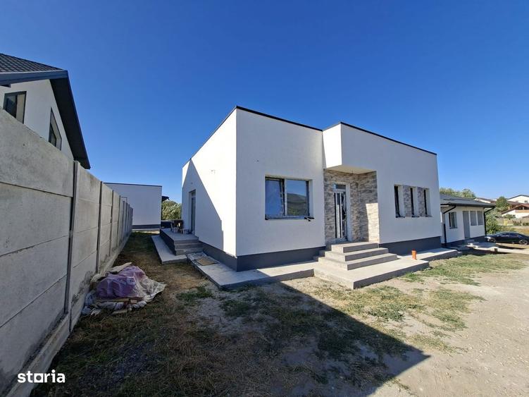 Casa Parter 3 camere /Com.Berceni/Comision 0% - 3