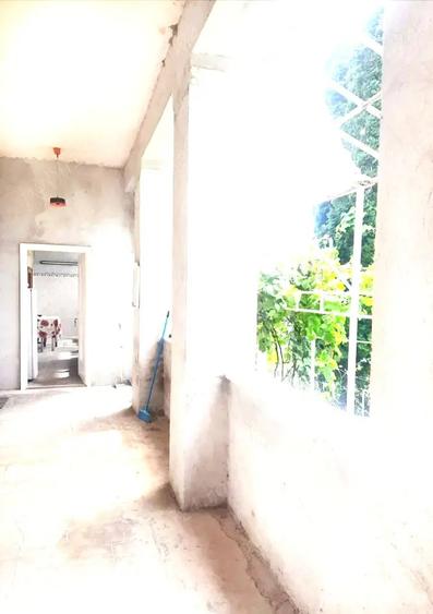 Casa de vanzare cu 4 camere si baie, la 4 km de vama Varsand, jud.Arad - 6