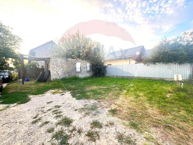 Casă de vânzare 3 camere - com. Letea Veche- sat. Holt - 9