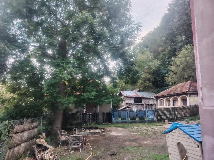 Casa boiereasca vanzare la Urseiu, Dambovita - 5