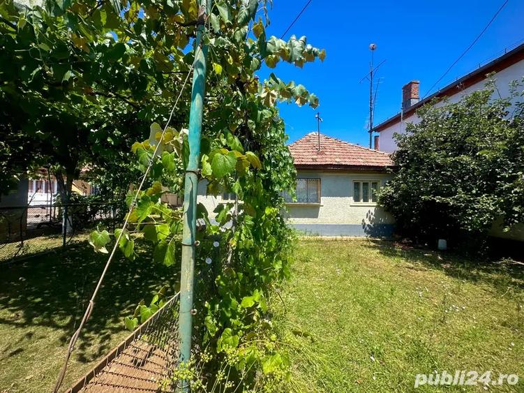 Casa batraneasca spa?ioasa + teren de vanzare, total 480mp - 7