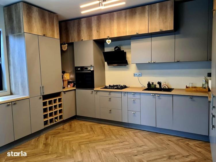 Casă cu 4 camere în Bujoreni