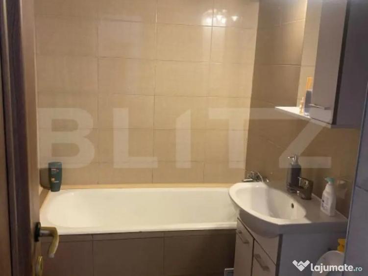 Apartament de vanzare, cu 2 camere, 50 mp, zona Decebal - 3