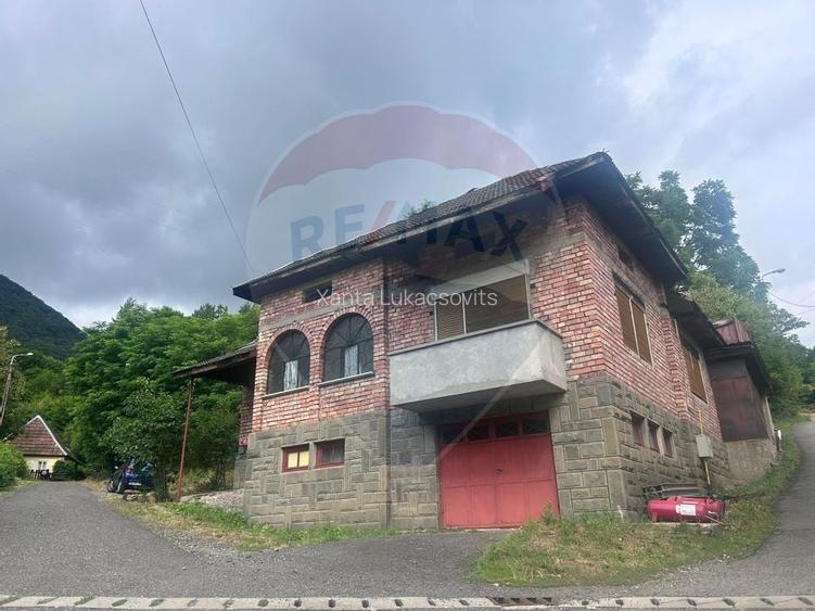 Casa cu teren generos de vanzare in Cartierul Ferneziu-zona deosebita