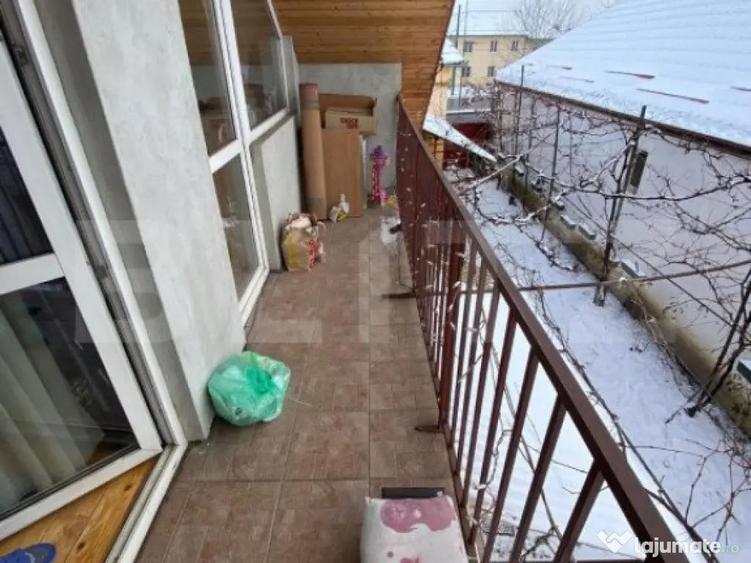 Casa de 284 mp, impartit in 3 apartamente, teren 503 mp, Gri - 1