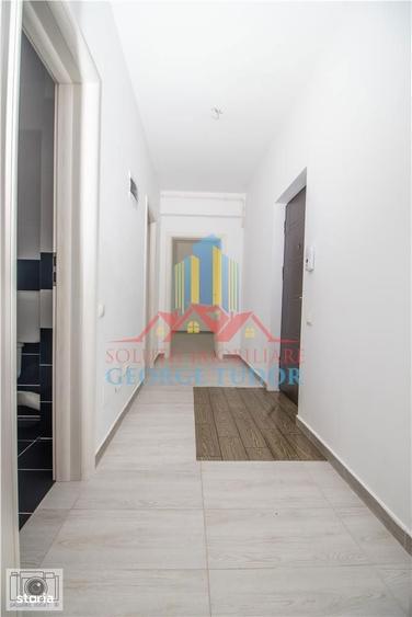 Apartament 2 camere total decomandat + parcare privata, Str. Acvilei 4 - 11