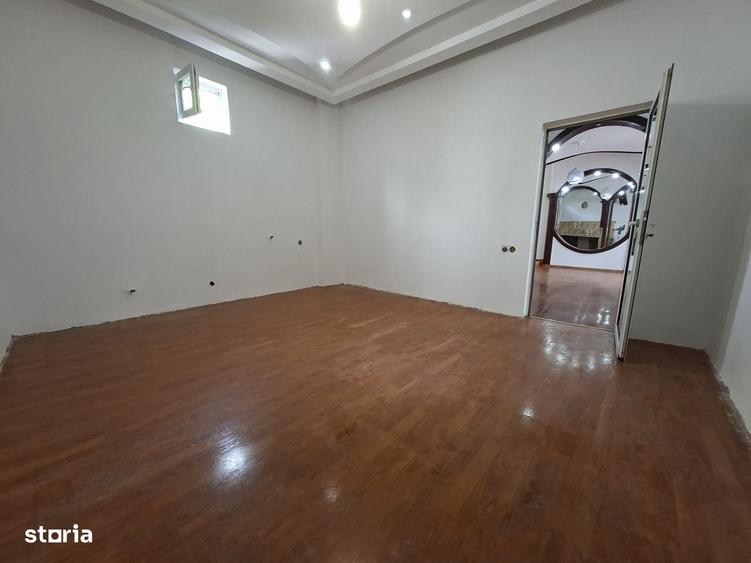 Piata Unirii, Calea Calarasilor, PROPRIETAR, vand casa P+M, 4 camere - 5