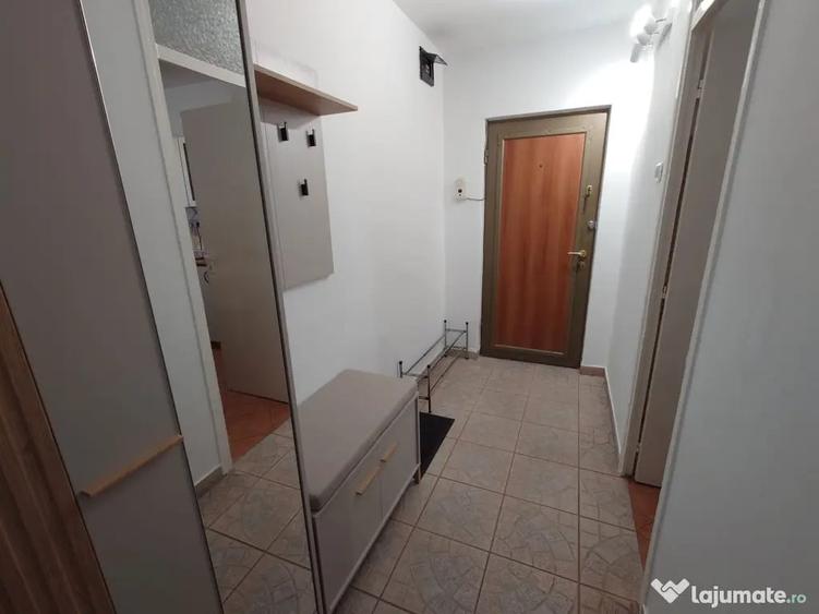 Apartament cu 2 camere semidecomandat în Podgoria