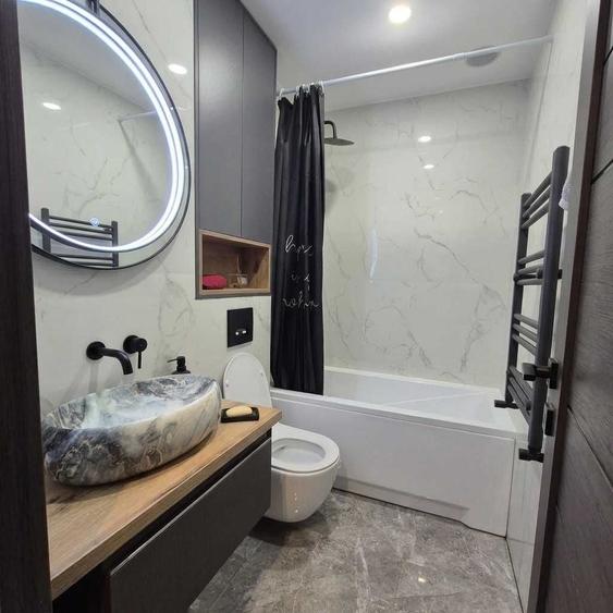 Apartament cu 2 camere decomandat în Podu Roș