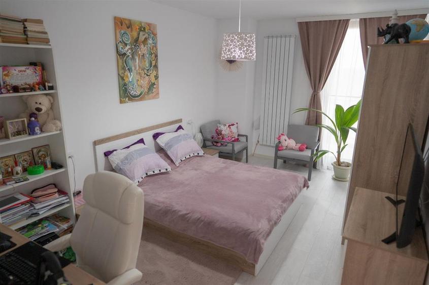 Apartament cu 3 camere decomandat în Capitol