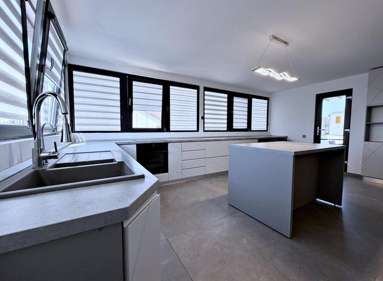 Apartament cu 3 camere decomandat, mobilat în 13 Septembrie