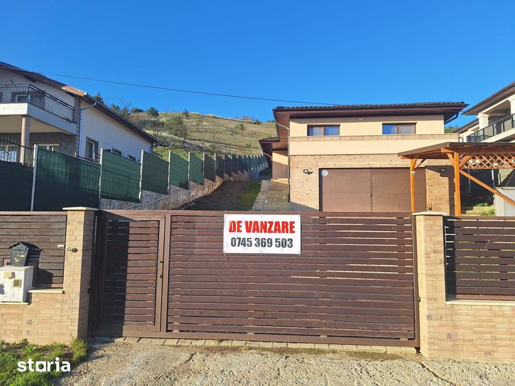 Casă cu 5 camere cu Teren 798 Mp în Apahida