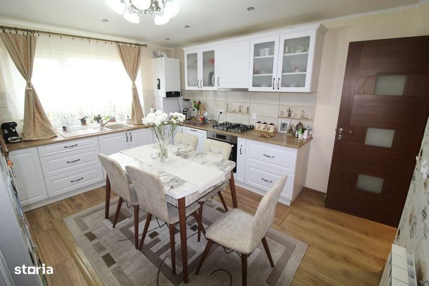 Casă cu 4 camere cu Teren 1413 Mp în Central